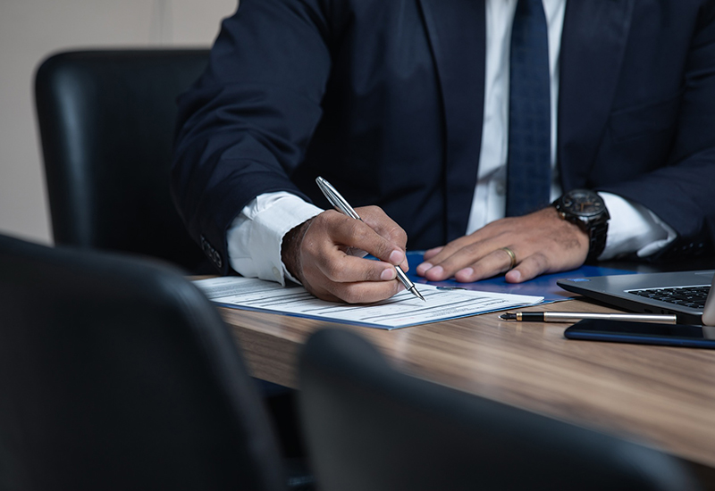 Avocat en droit du travail, droit pénal, droits des contrats et Prud'homs près de Dinan